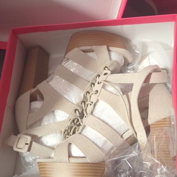 Shoes - Picture 2 of 6